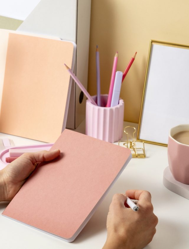 still-life-fofice-supplies (6)